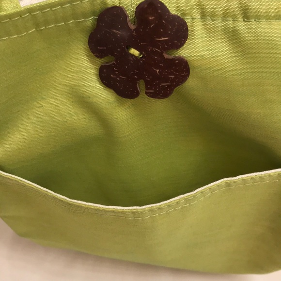 Lime green silk bag with brown floral button - Picture 3 of 8